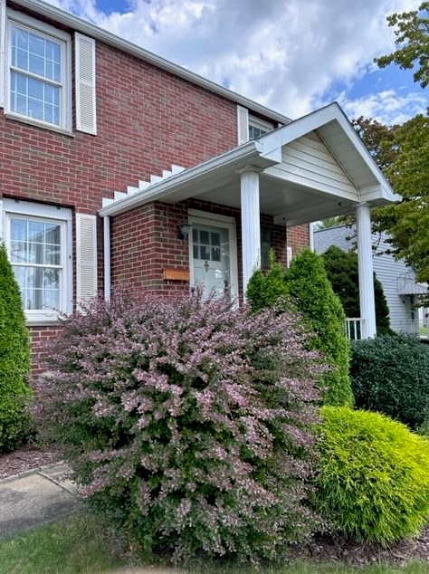 731 Pershing St, Ellwood City, PA 16117