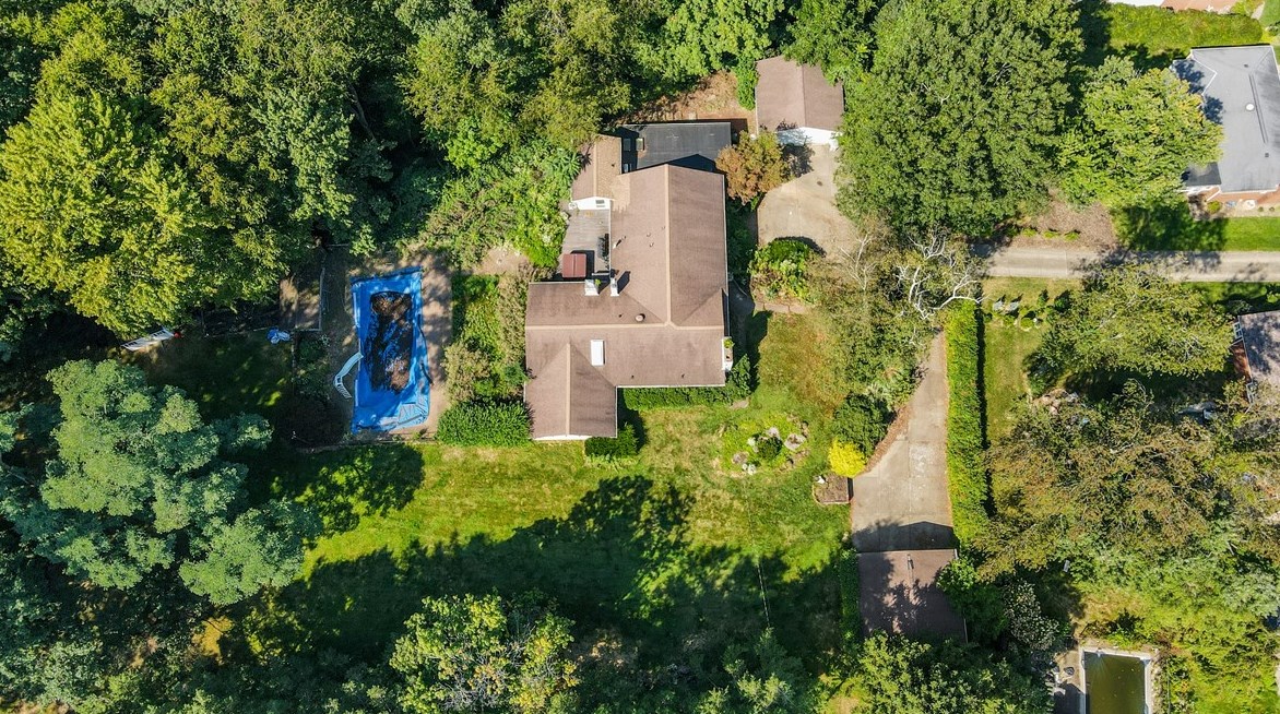 1700 Village Rd, Glenshaw, PA 15116