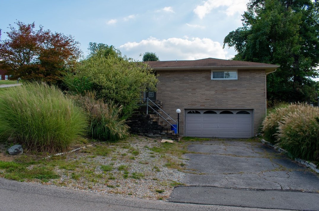 123 Greenridge Dr, Monongahela, PA 15063