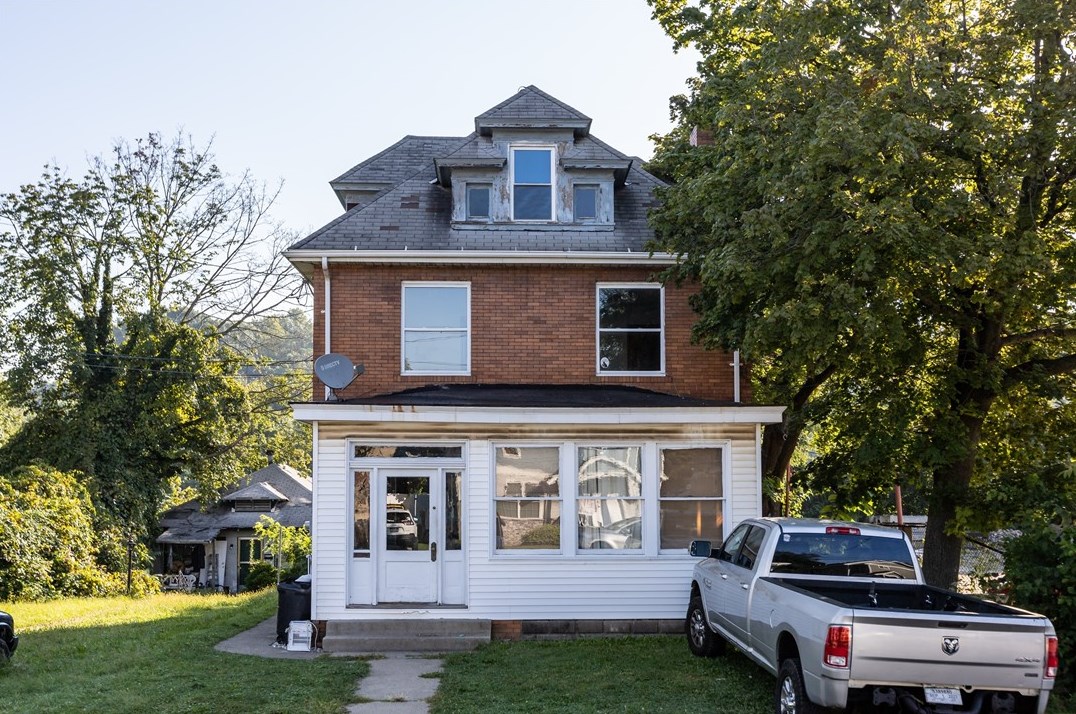 438 Freeport St, New Kensington, PA 15068