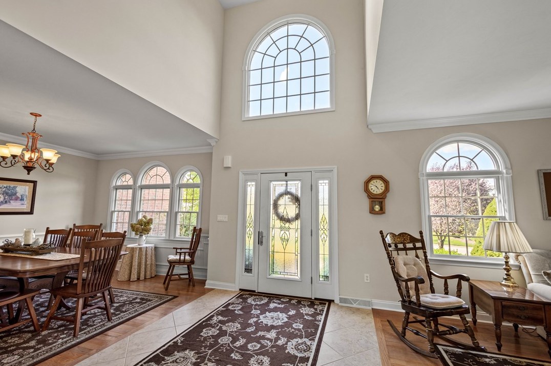 324 Hedgerow Dr, Venetia, PA 15367-2102