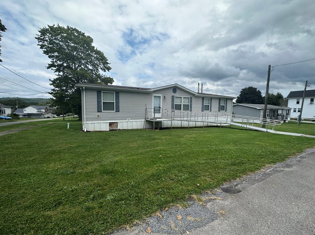 171 17th St, New Florence, PA 15944