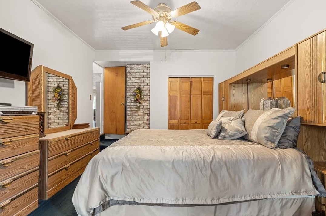 124 Oakdale Rd, North Versailles PA  15137-1903 exterior