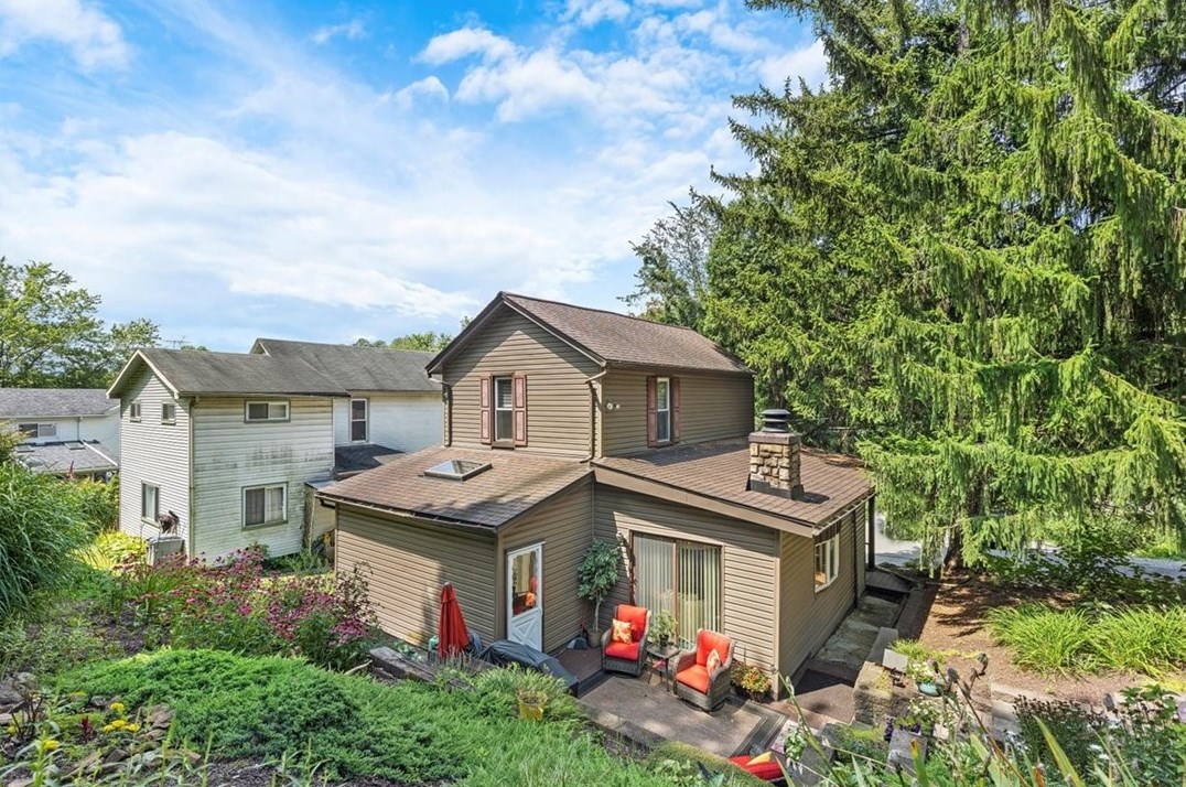 124 Oakdale Rd, North Versailles PA  15137-1903 exterior