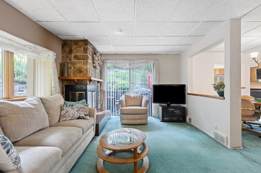 124 Oakdale Rd, North Versailles PA  15137-1903 exterior