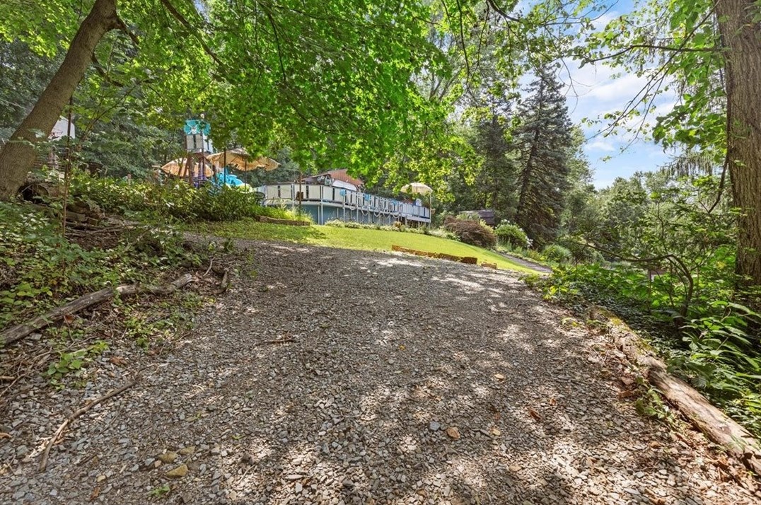 124 Oakdale Rd, North Versailles PA  15137-1903 exterior