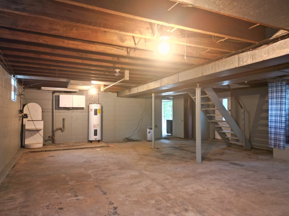 116 Breezewood Dr, Butler PA 16001-8618 exterior