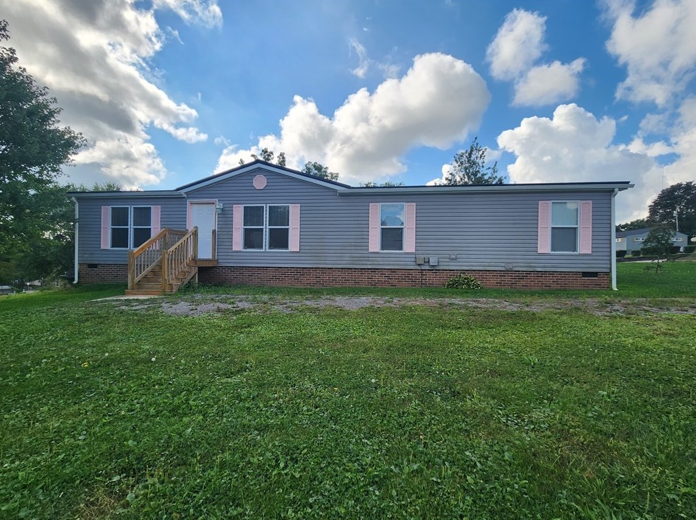 345 Ashland Dr, Hermitage, PA 16148