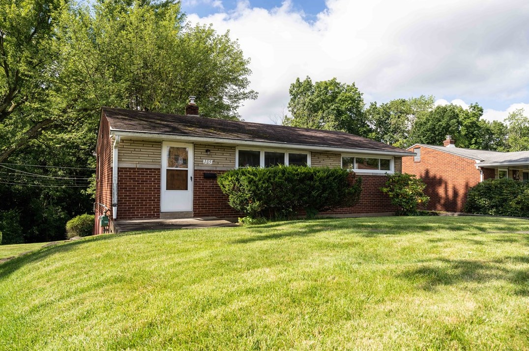 385 Livingston Rd, Pittsburgh, PA 15122