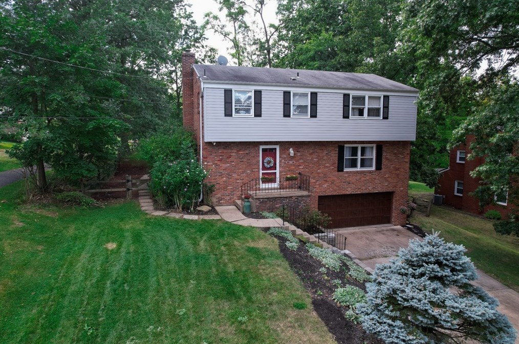 3353 Forest Rd, Bethel Park, PA 15102-1417