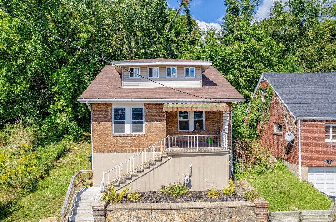 473 7th Ave, Tarentum, PA 15084-1654