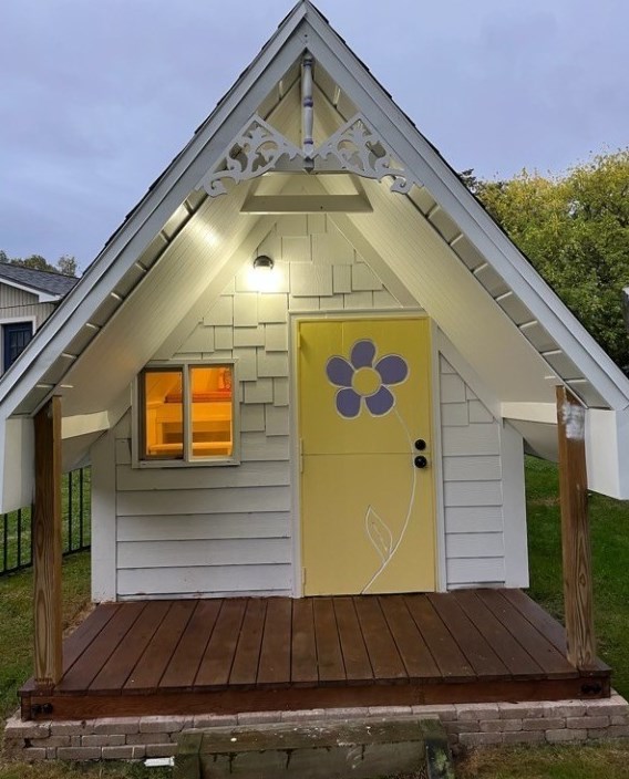 340 Grandview Ave, Zelienople PA  16063-1101 exterior