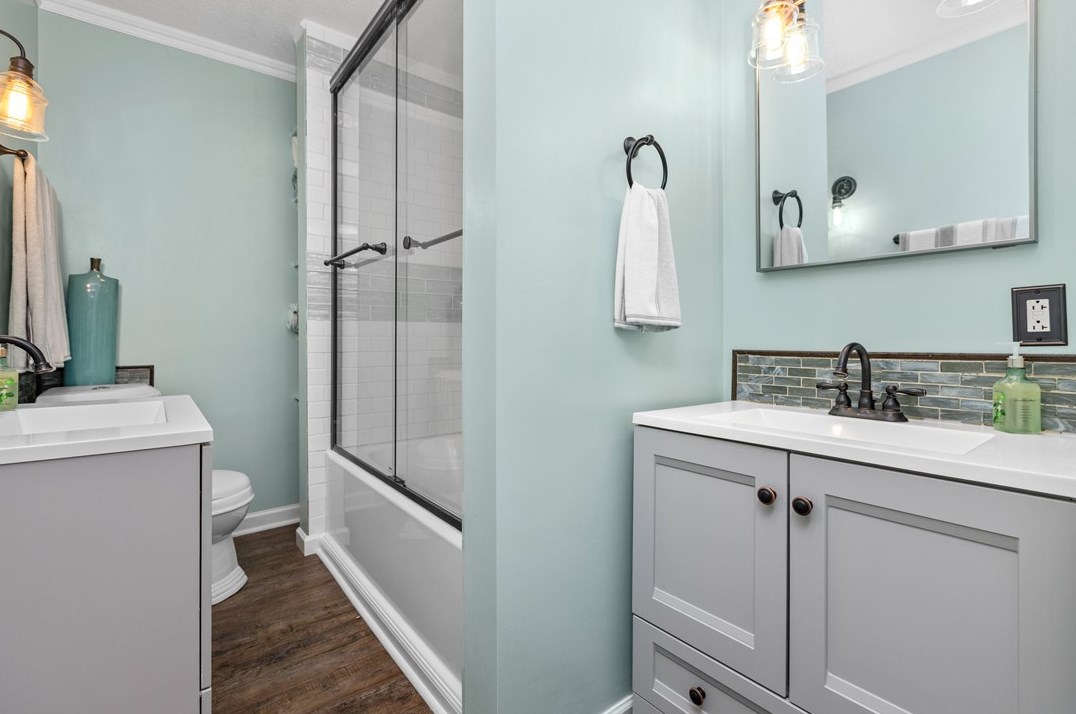 340 Grandview Ave, Zelienople PA  16063-1101 exterior