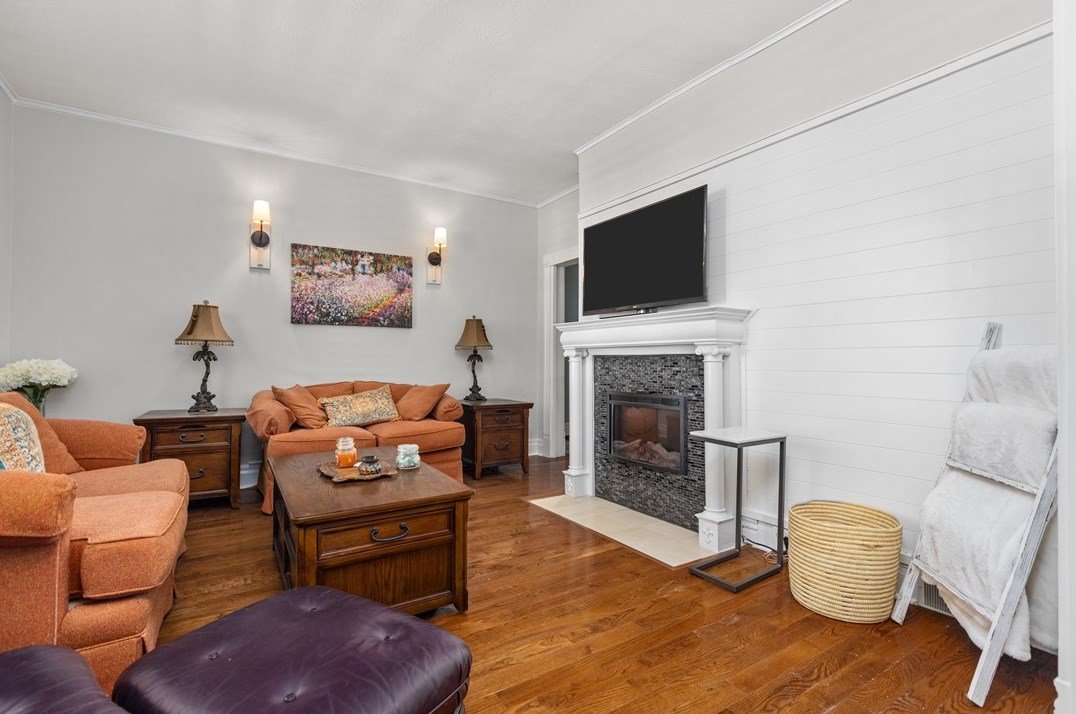 340 Grandview Ave, Zelienople PA  16063-1101 exterior