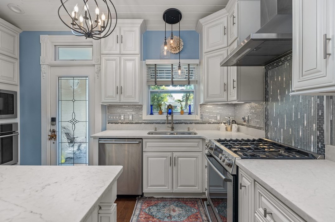 340 Grandview Ave, Zelienople PA  16063-1101 exterior