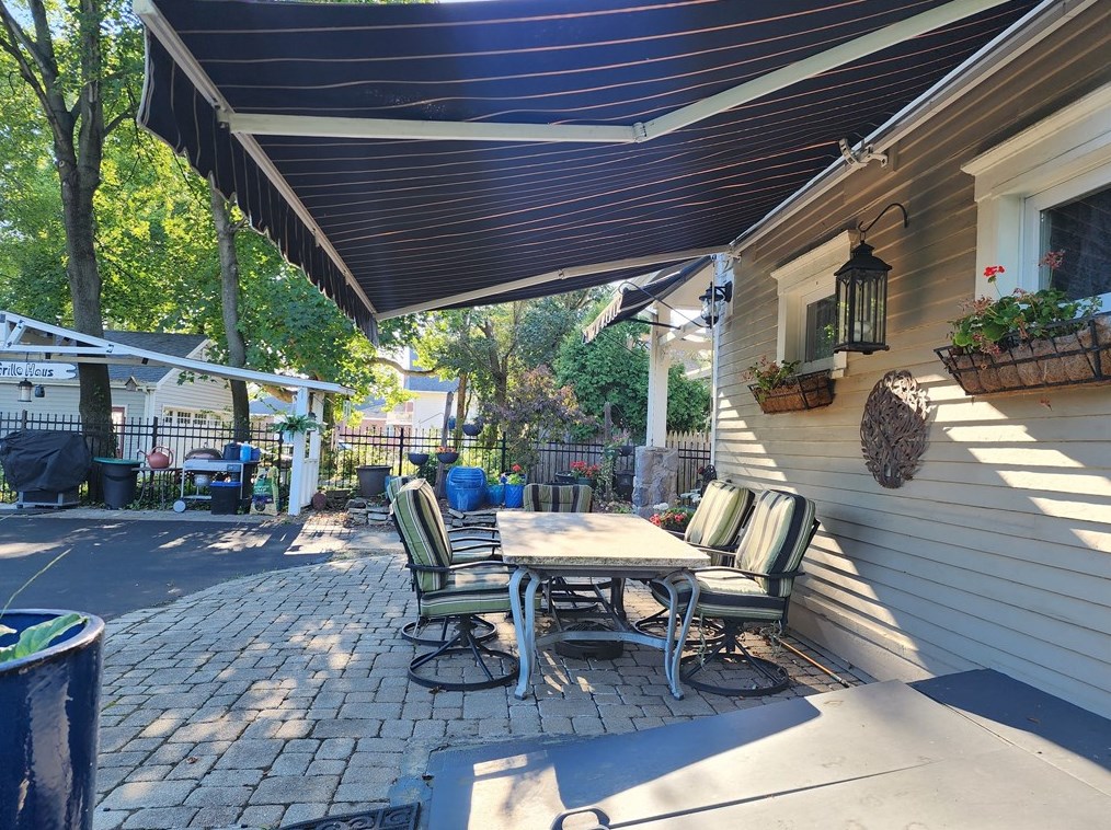 340 Grandview Ave, Zelienople PA  16063-1101 exterior