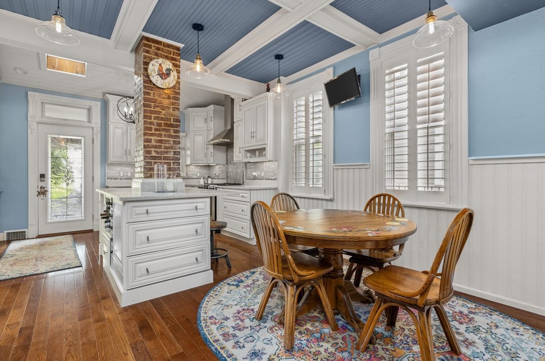 340 Grandview Ave, Zelienople PA  16063-1101 exterior