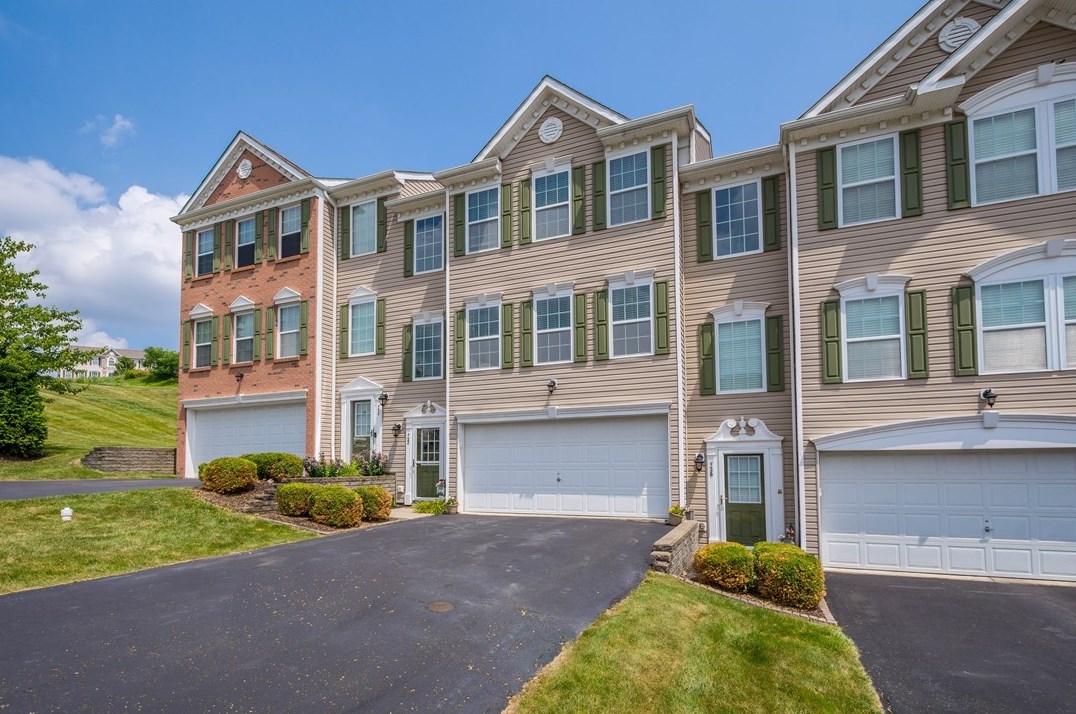 728 Freedom Dr, Collier Township, PA 15106-1597