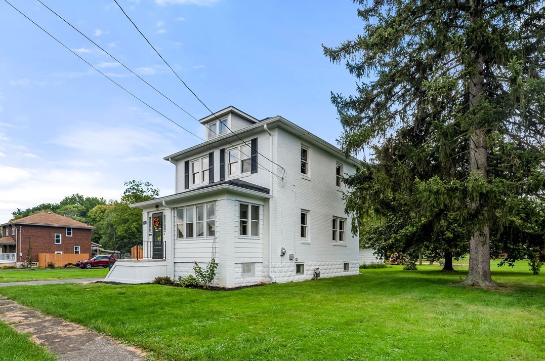 2019 Carolyn St, Hermitage, PA 16148