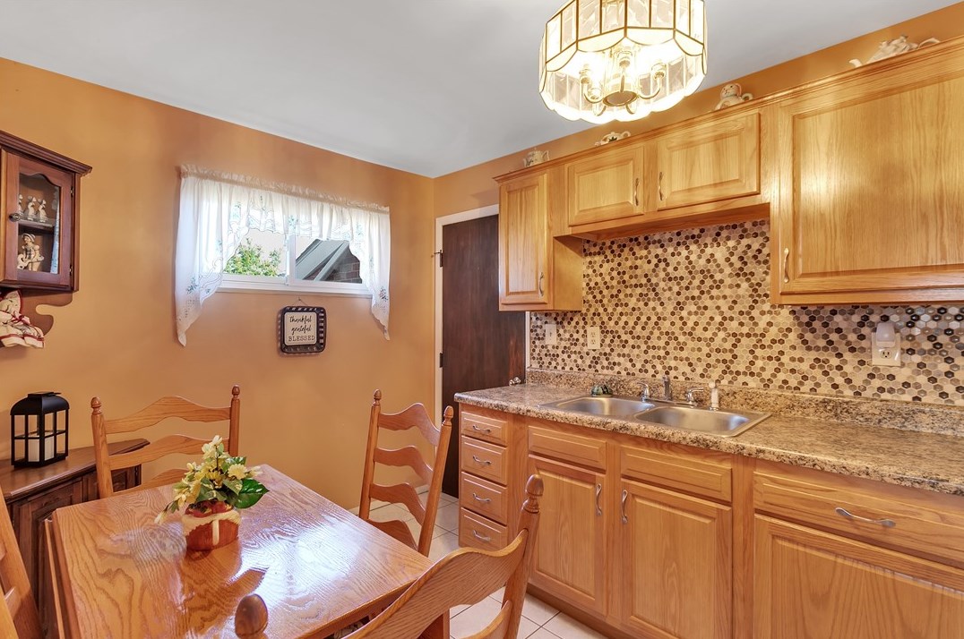 113 Longview Dr, North Huntingdon PA 15642-4720 exterior