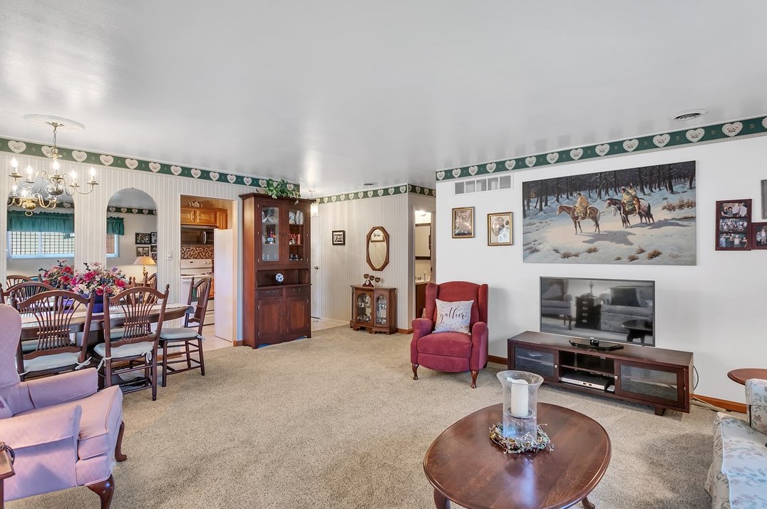 113 Longview Dr, North Huntingdon PA 15642-4720 exterior