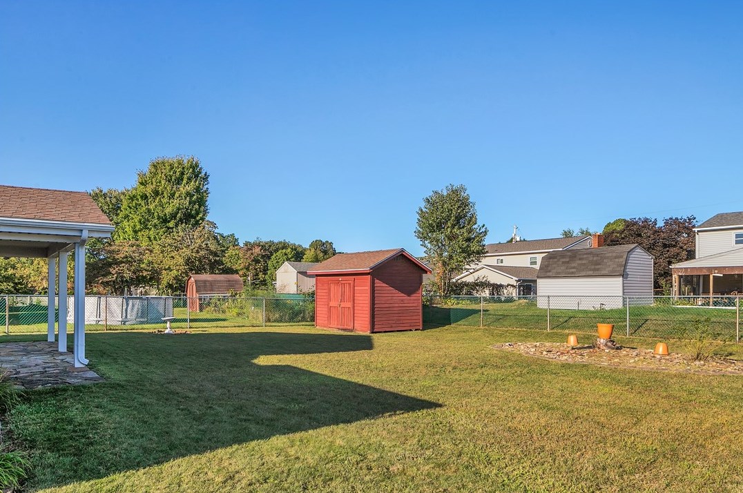 113 Longview Dr, North Huntingdon PA 15642-4720 exterior