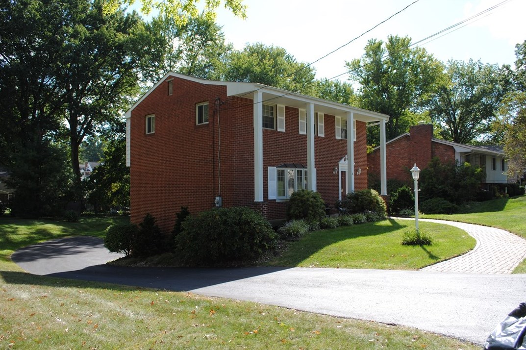 6 Marlboro Dr, Greensburg, PA 15601-1032