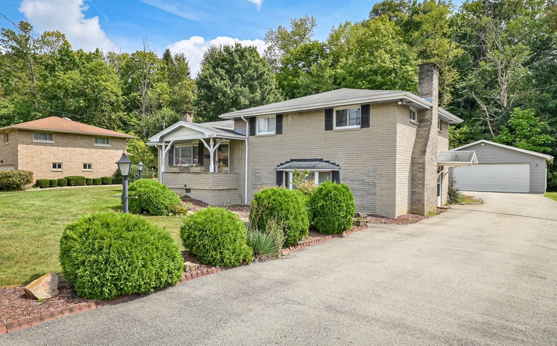 967 Wainwright Dr, North Huntingdon, PA 15642-2227