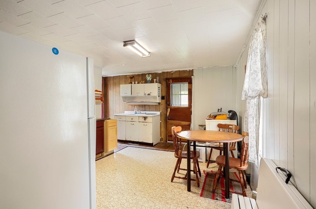 712 Layton Rd, Perryopolis PA  15473-1356 exterior