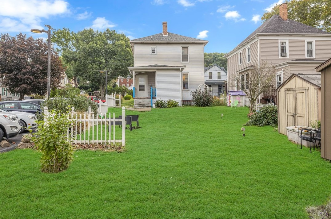 912 4th Ave, Conway, PA 15027