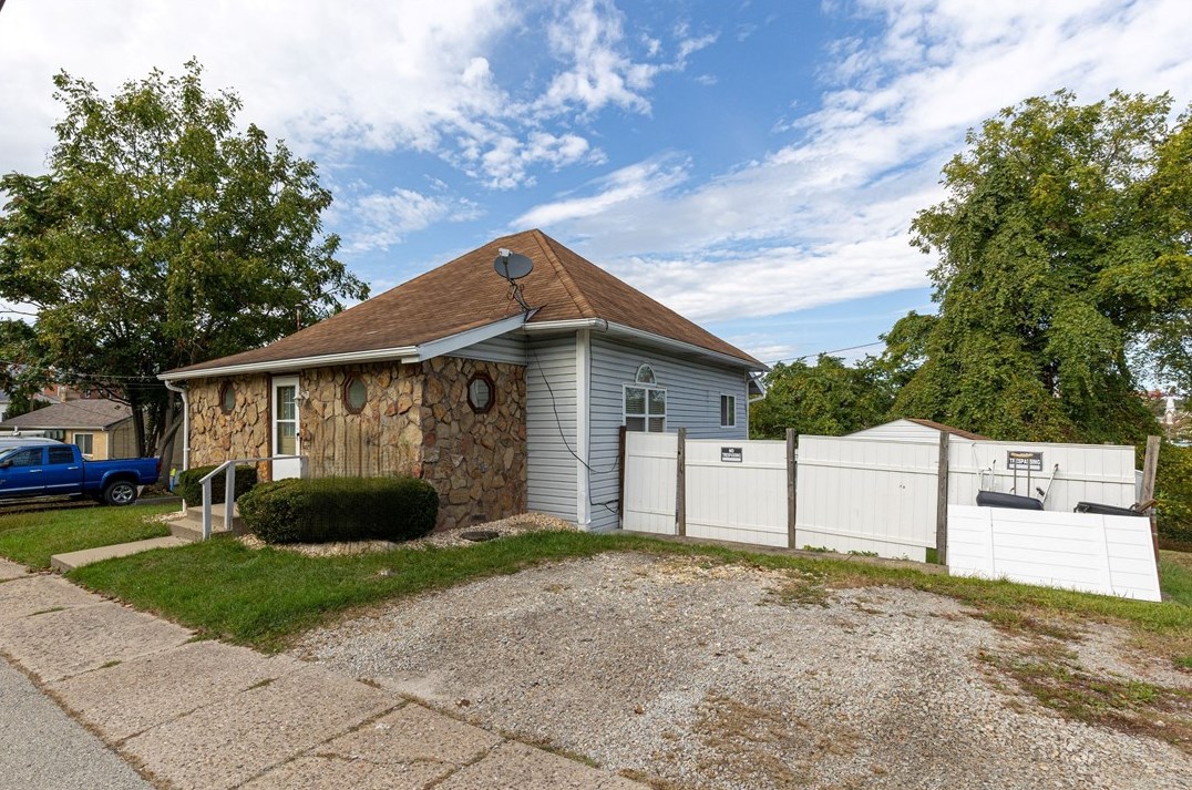 66 Mill St, Washington, PA 15301-4610