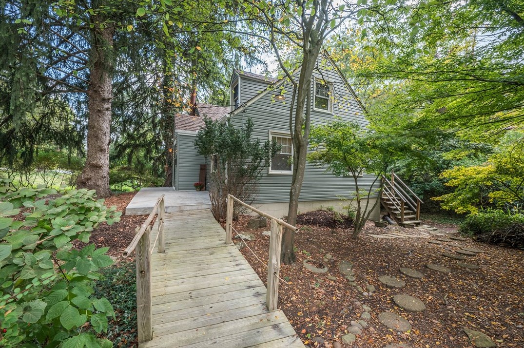 262 Horning Rd, Bethel Park, PA 15102-3042