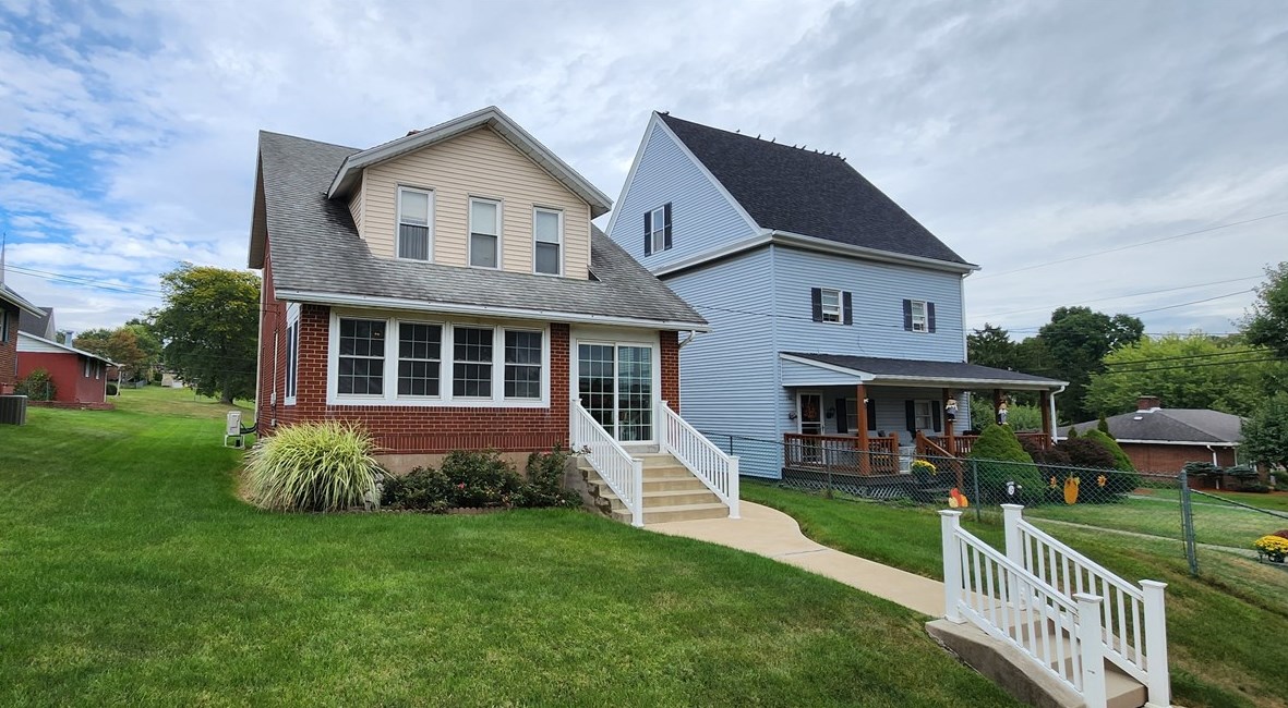 710 Donnan Ave, Washington, PA 15301-3815