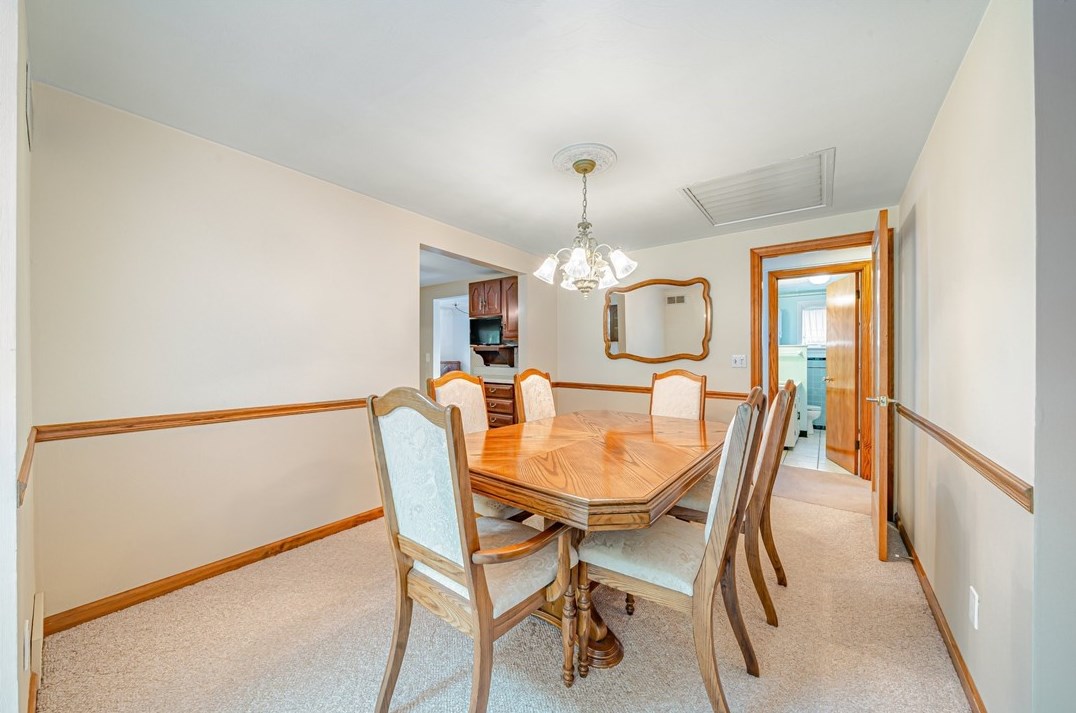 370 Cp St, North Huntingdon PA 15642-1394 exterior