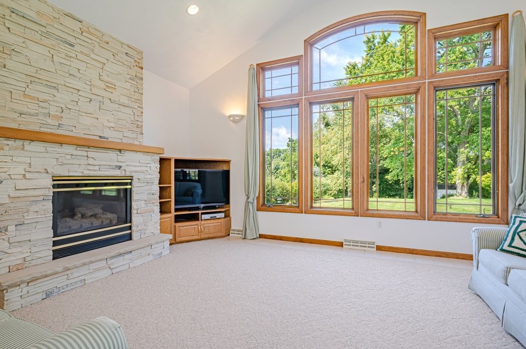 370 Cp St, North Huntingdon PA 15642-1394 exterior