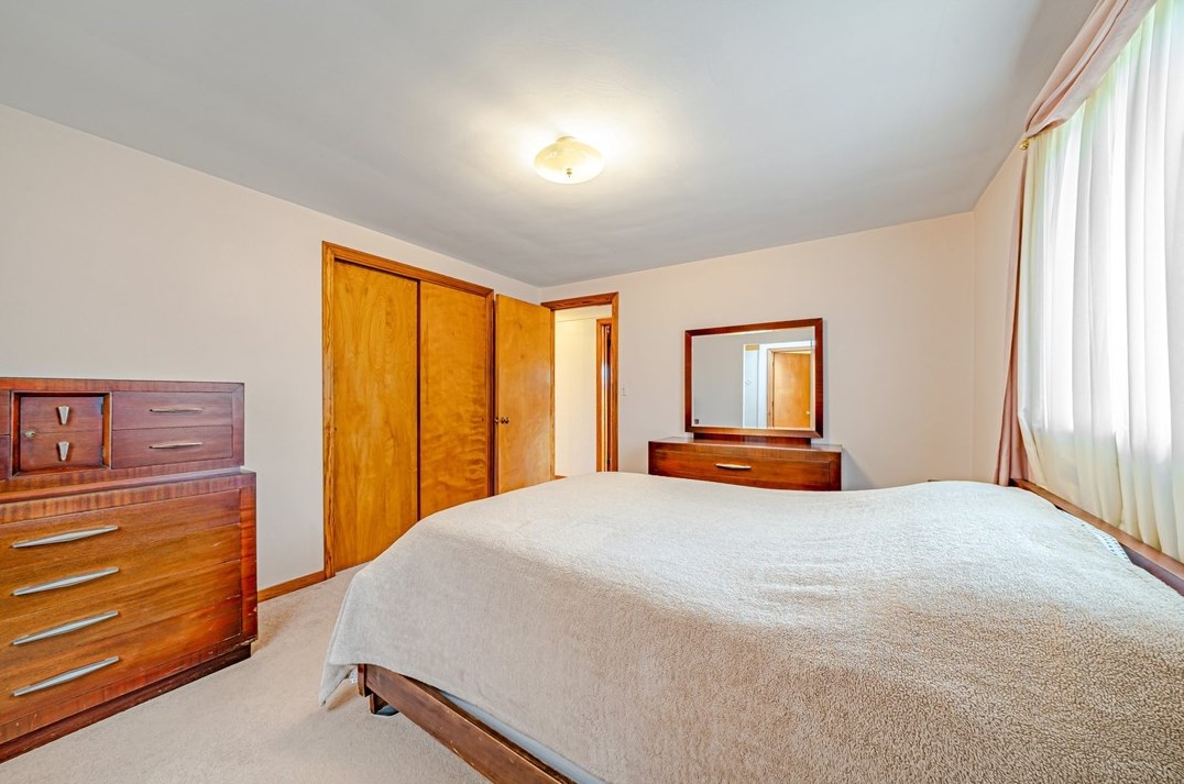 370 Cp St, North Huntingdon PA 15642-1394 exterior