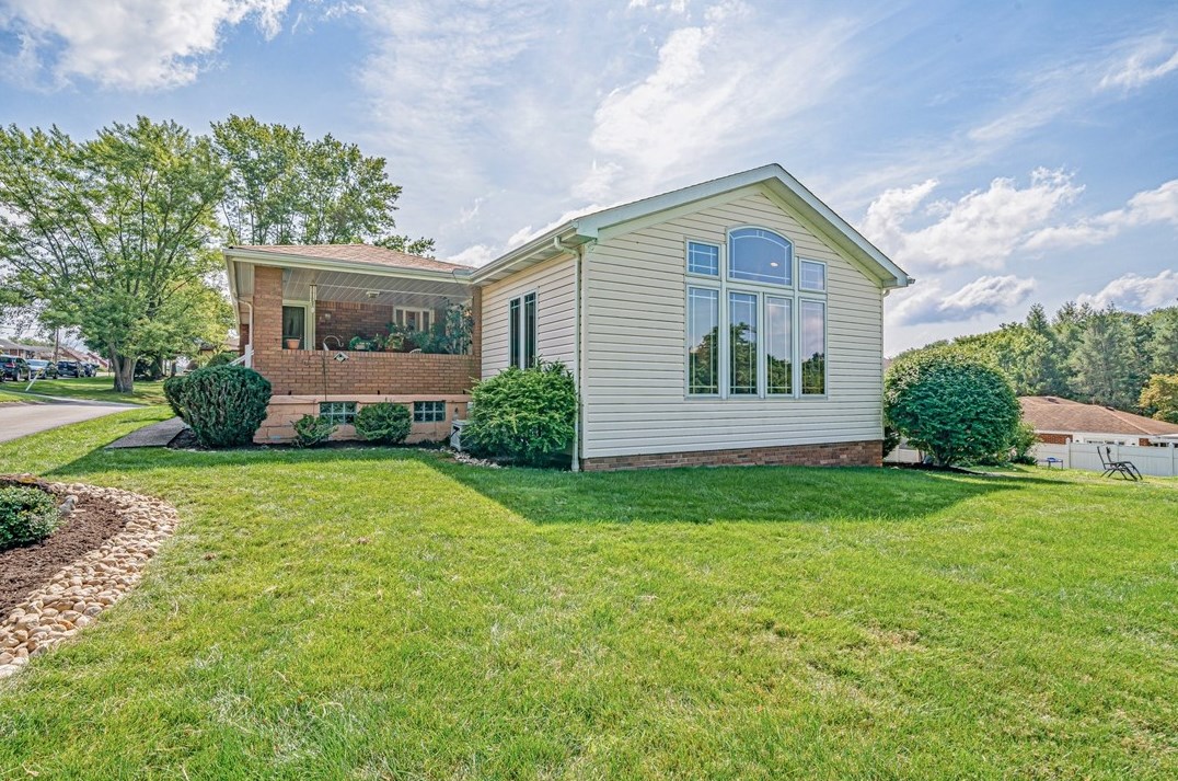 370 Cp St, North Huntingdon PA 15642-1394 exterior