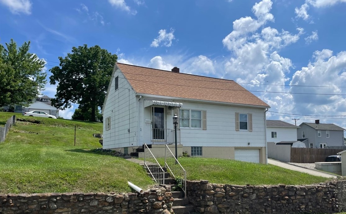176 Carnation St, Oliphant Furnace, PA 15401