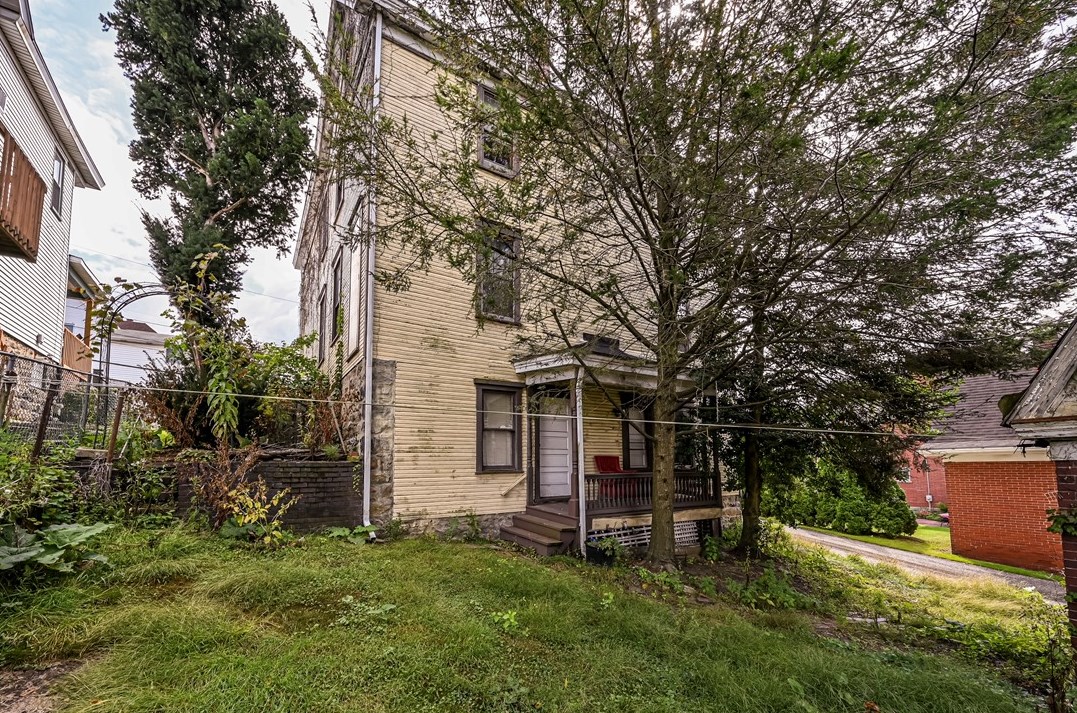 14 Tremont Ave, Greensburg, PA 15601-2629