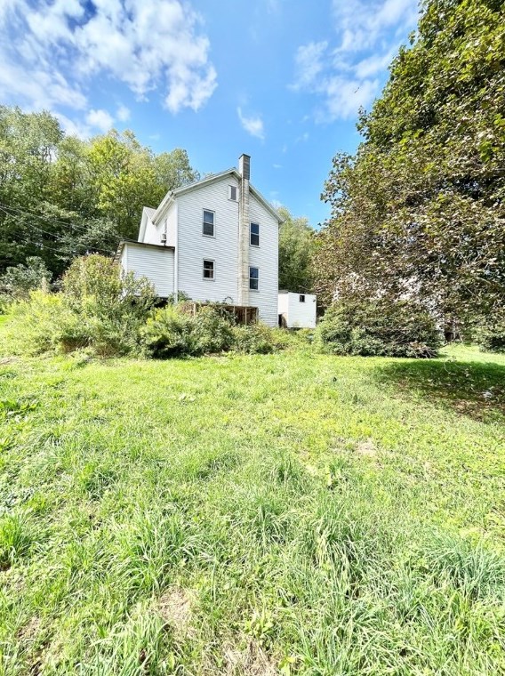 190 Listie Rd, Friedens, PA 15541