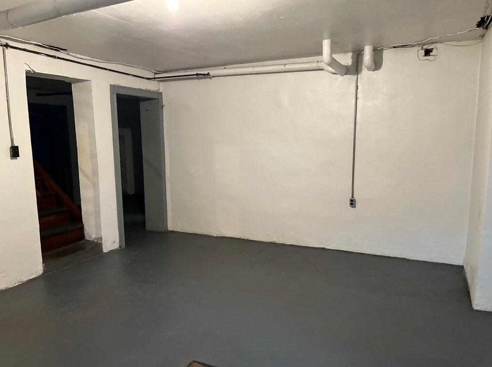 44 Stockton Ave, Oliphant Furnace PA  15401-2839 exterior