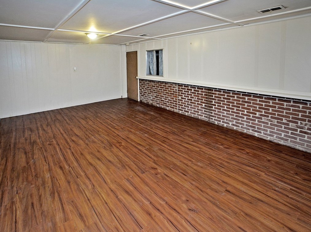 710 Santone Dr, Greensburg PA  15601-4674 exterior