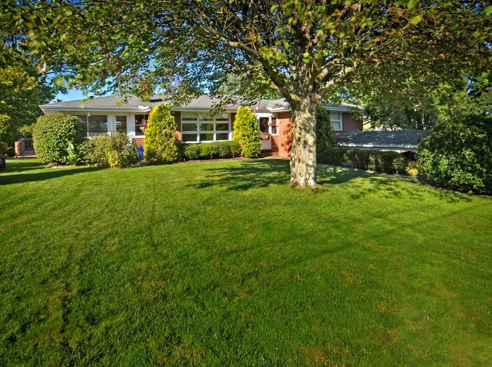 710 Santone Dr, Greensburg, PA 15601
