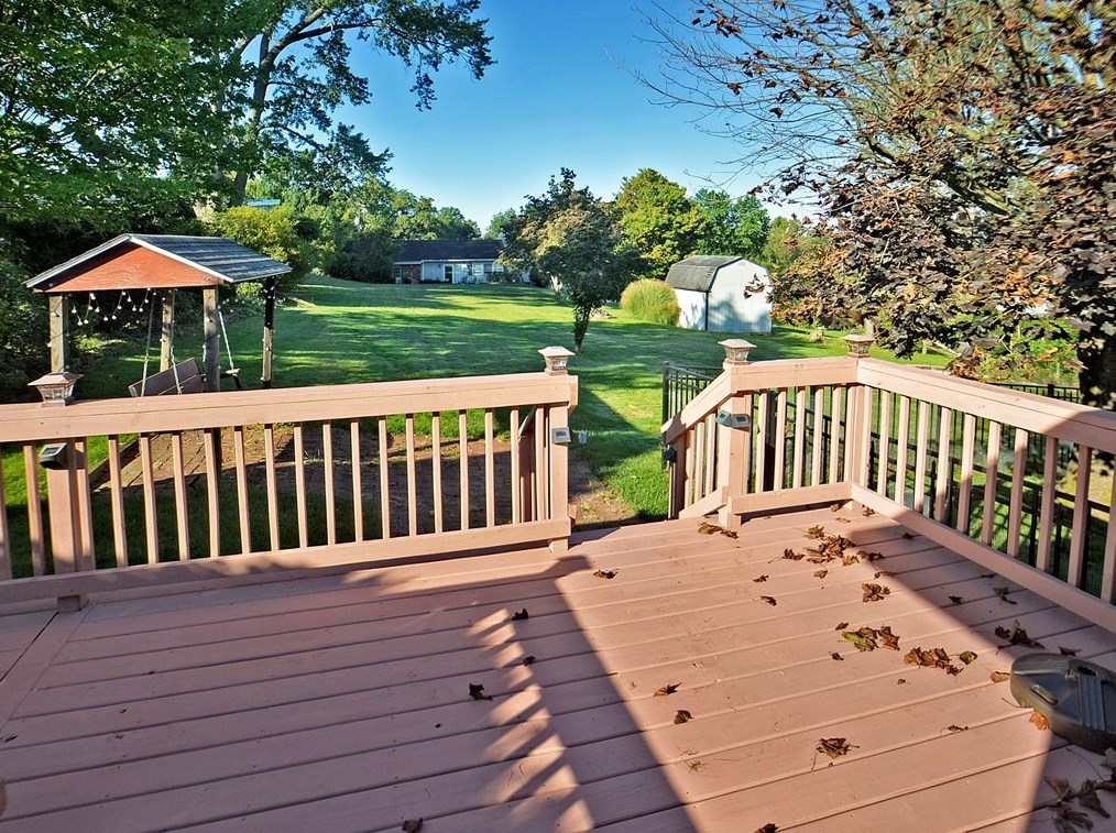 710 Santone Dr, Greensburg PA  15601-4674 exterior