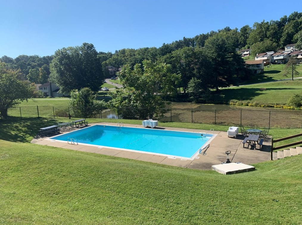 320 Sugar Maple Cir, Washington PA 15301-8324 exterior