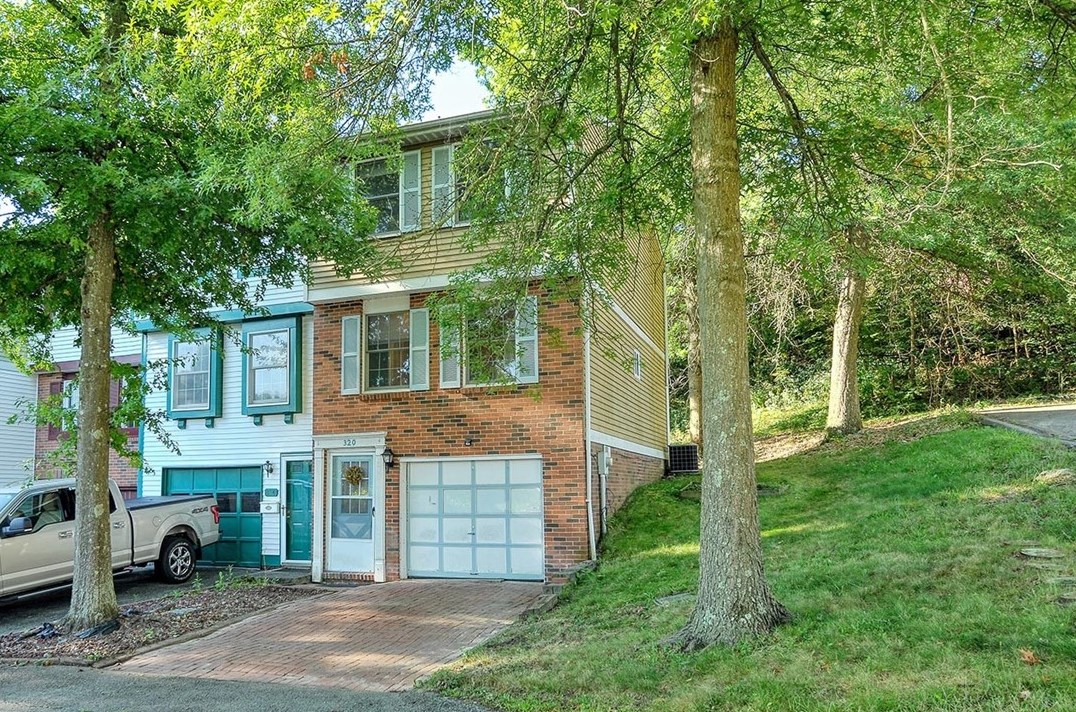 320 Sugar Maple Cir, Washington, PA 15301-8324