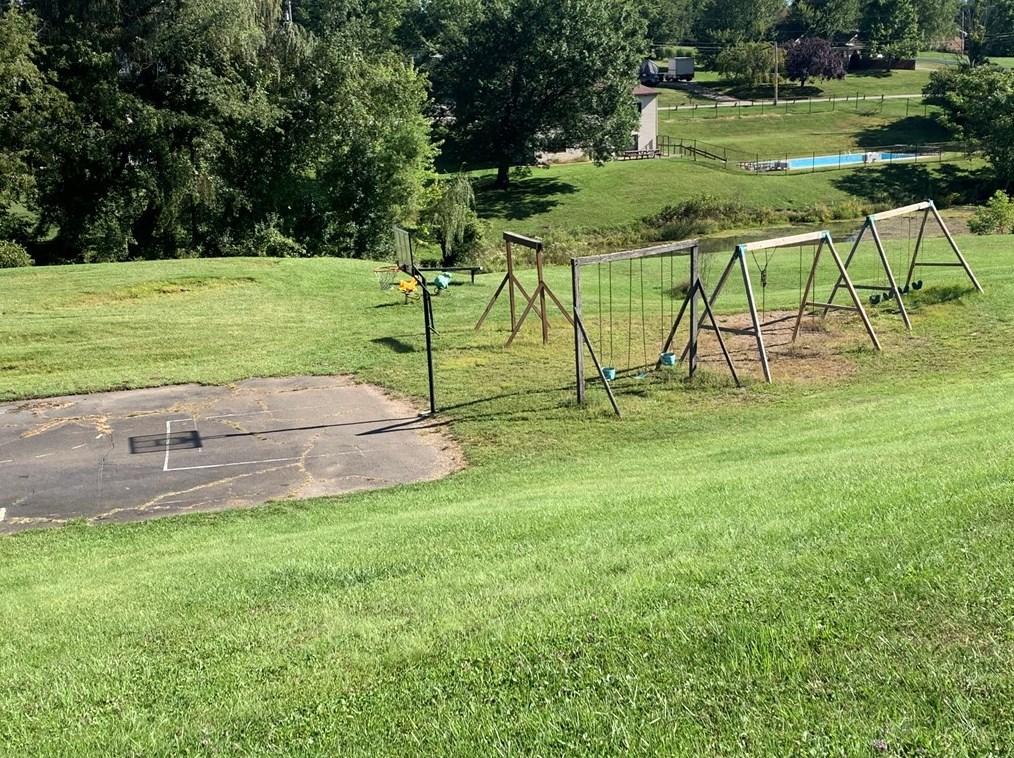 320 Sugar Maple Cir, Washington PA 15301-8324 exterior