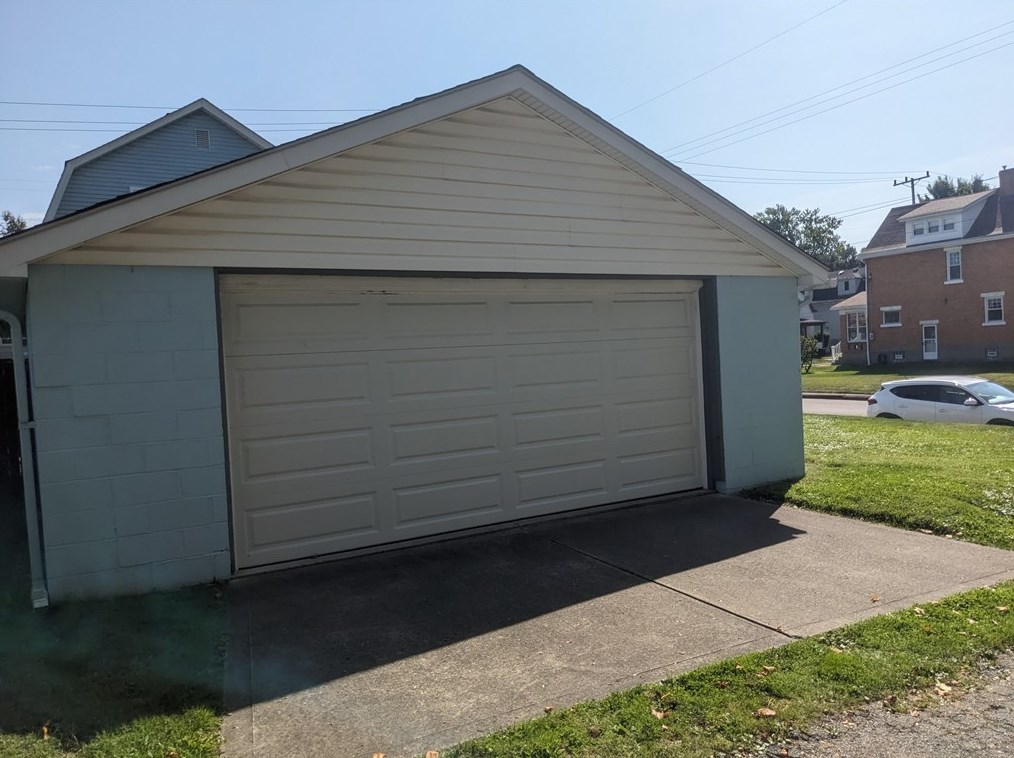 3403 7th Ave, Beaver Falls, PA 15010-3519