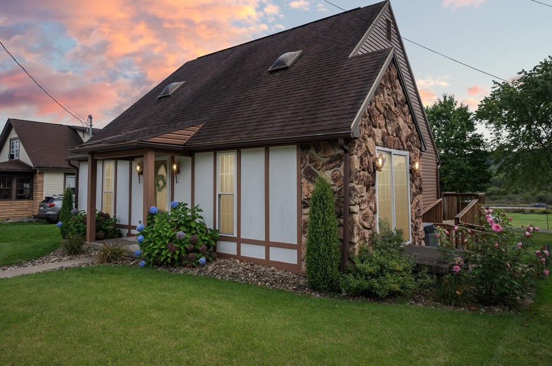 304 W Main St, Rural Valley, PA 16249