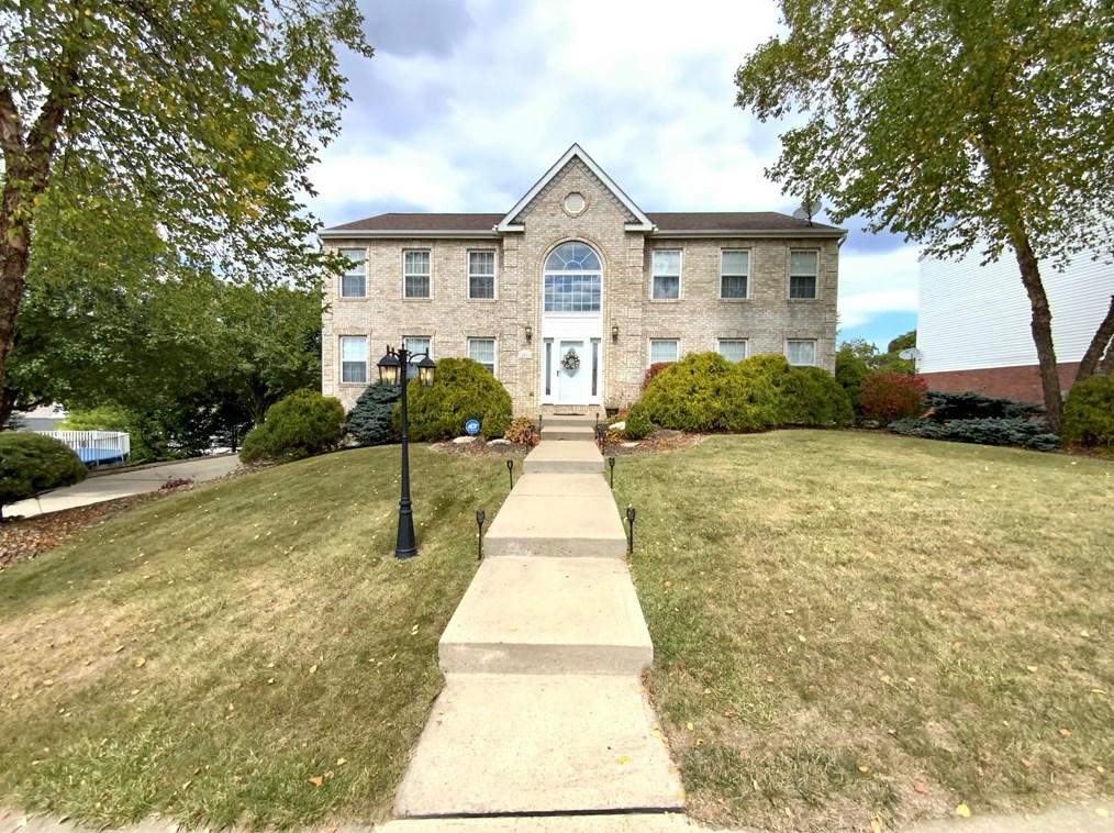 201 Compass Ct North, Mc Donald, PA 15057
